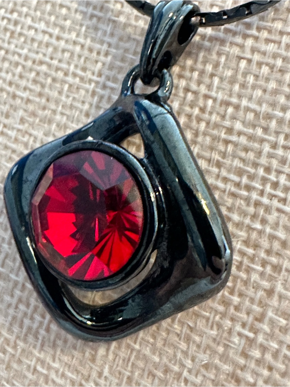 Yves Saint Laurent YSL Gunmetal Red Crystal Necklace Signed Adjustable Rare - Picture 8 of 15